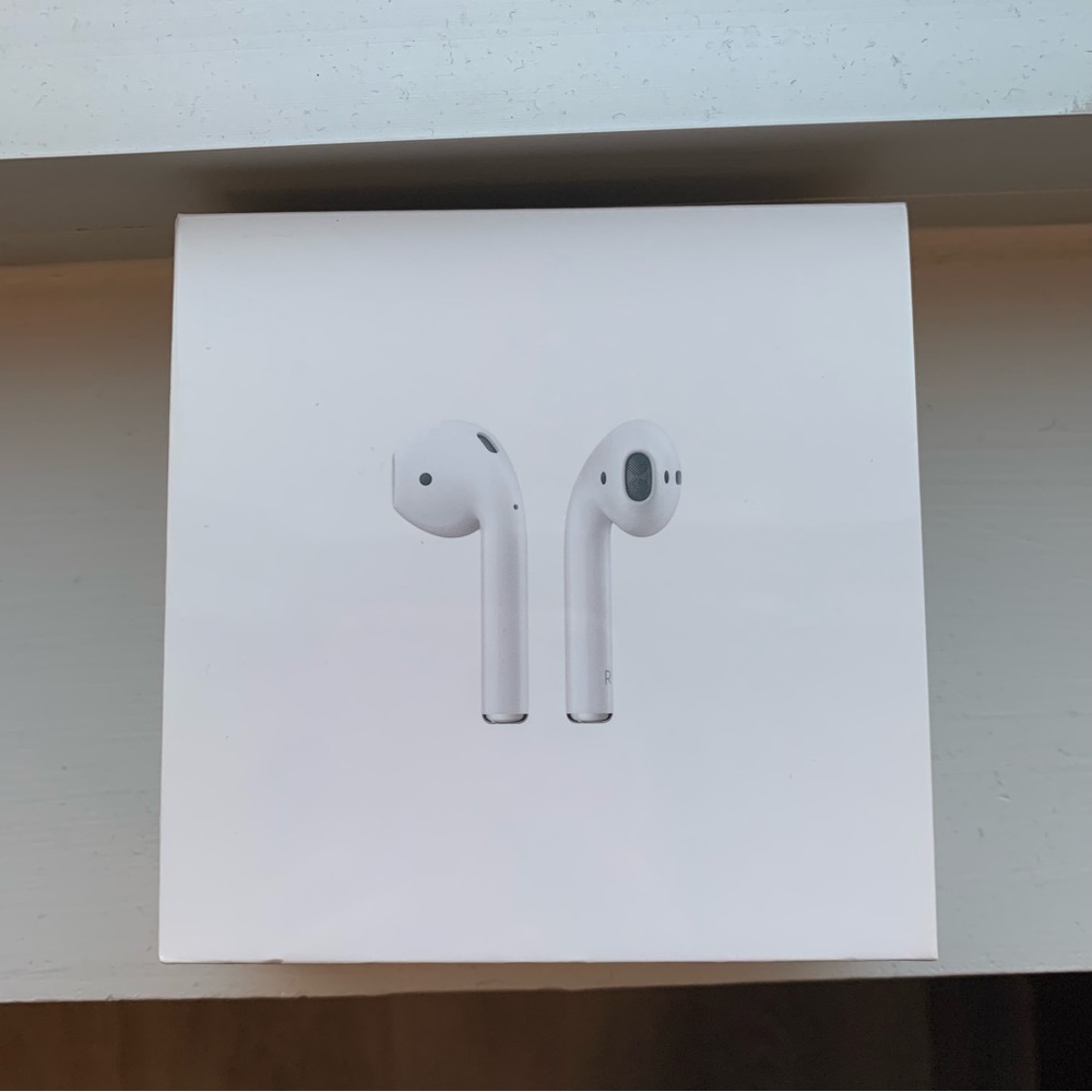BRAND NEW NEVER OPENED 2nd Generation AirPods